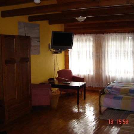 Viesu Nams Mezu 13 Hotel Ventspils Bagian luar foto