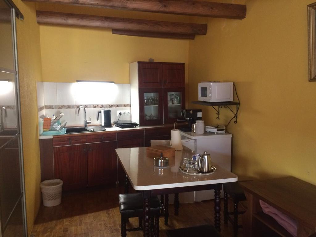 Viesu Nams Mezu 13 Hotel Ventspils Bagian luar foto