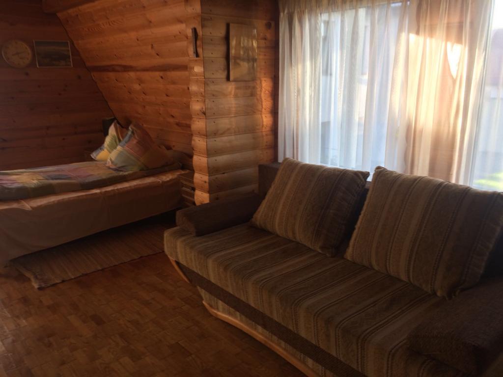 Viesu Nams Mezu 13 Hotel Ventspils Bagian luar foto