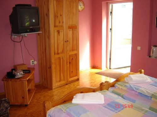 Viesu Nams Mezu 13 Hotel Ventspils Bagian luar foto